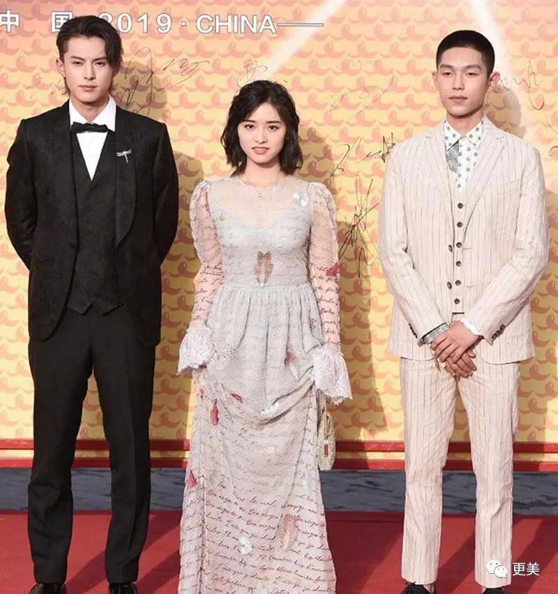 氛围|虞书欣又作出新高度，学晚晚艳压高圆圆，居然没输？