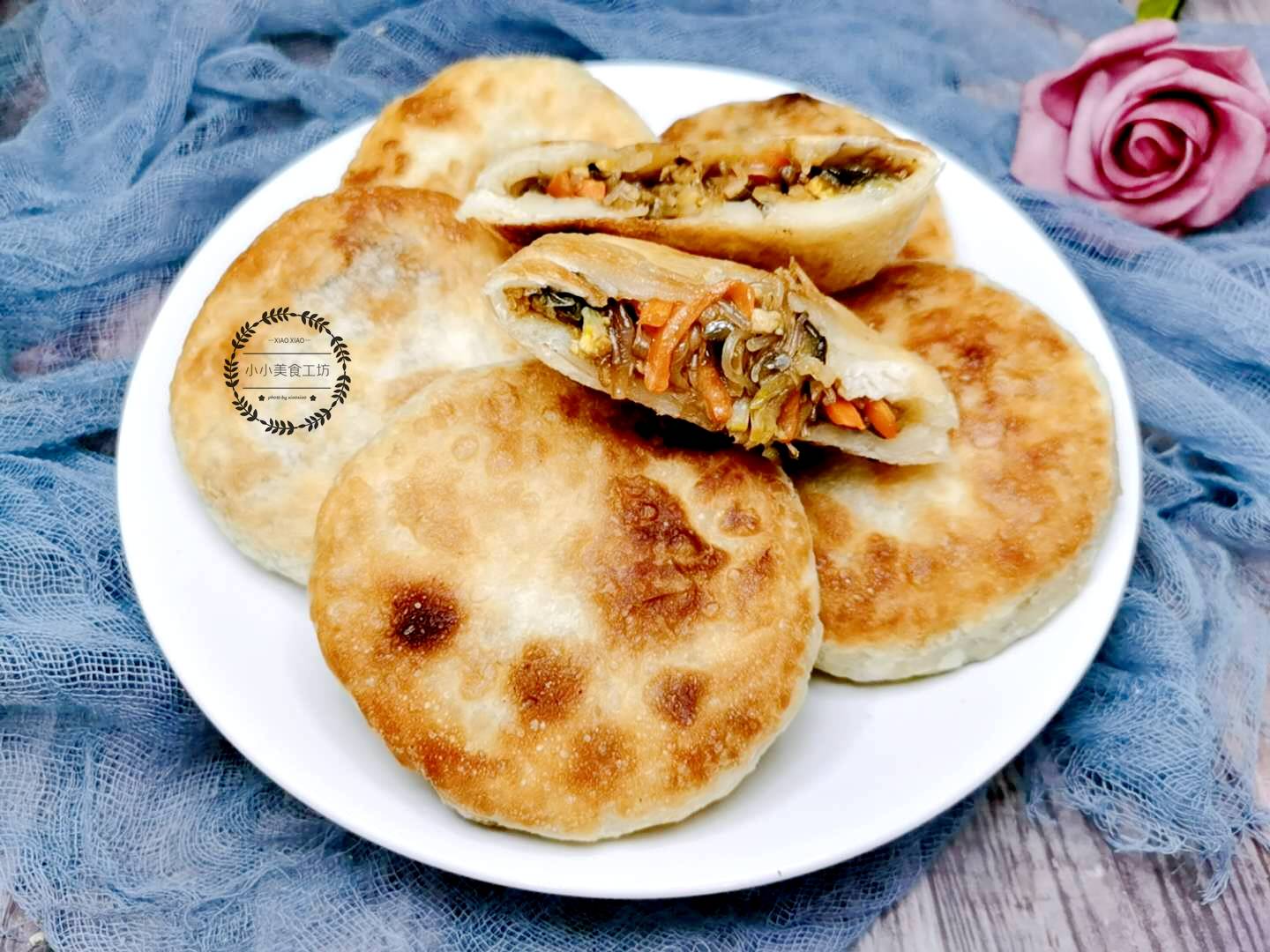 秋天就馋这素馅饼,没肉味也香,薄皮大馅还顶饱,暖心暖胃营养高