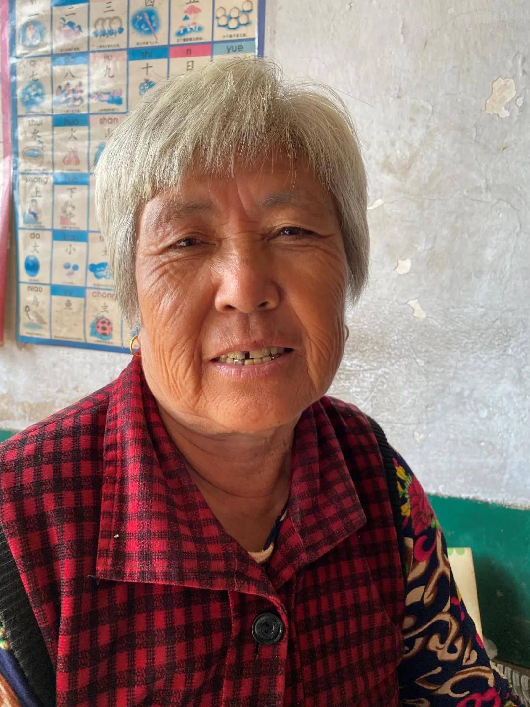 清水慈善为瓦房店祝华街道送爱心物资