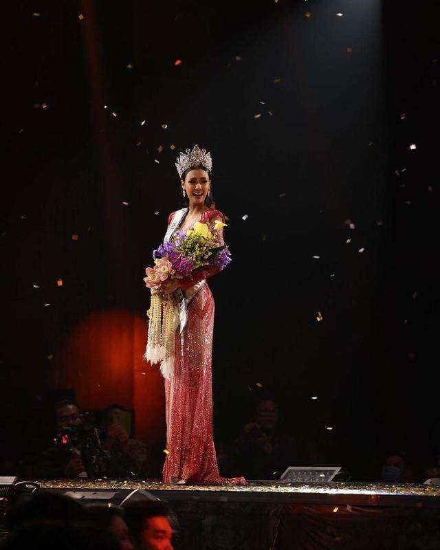 钻石|泰国环球小姐冠军出炉!她戴75万钻石大王冠,穿高开叉红裙秀长腿