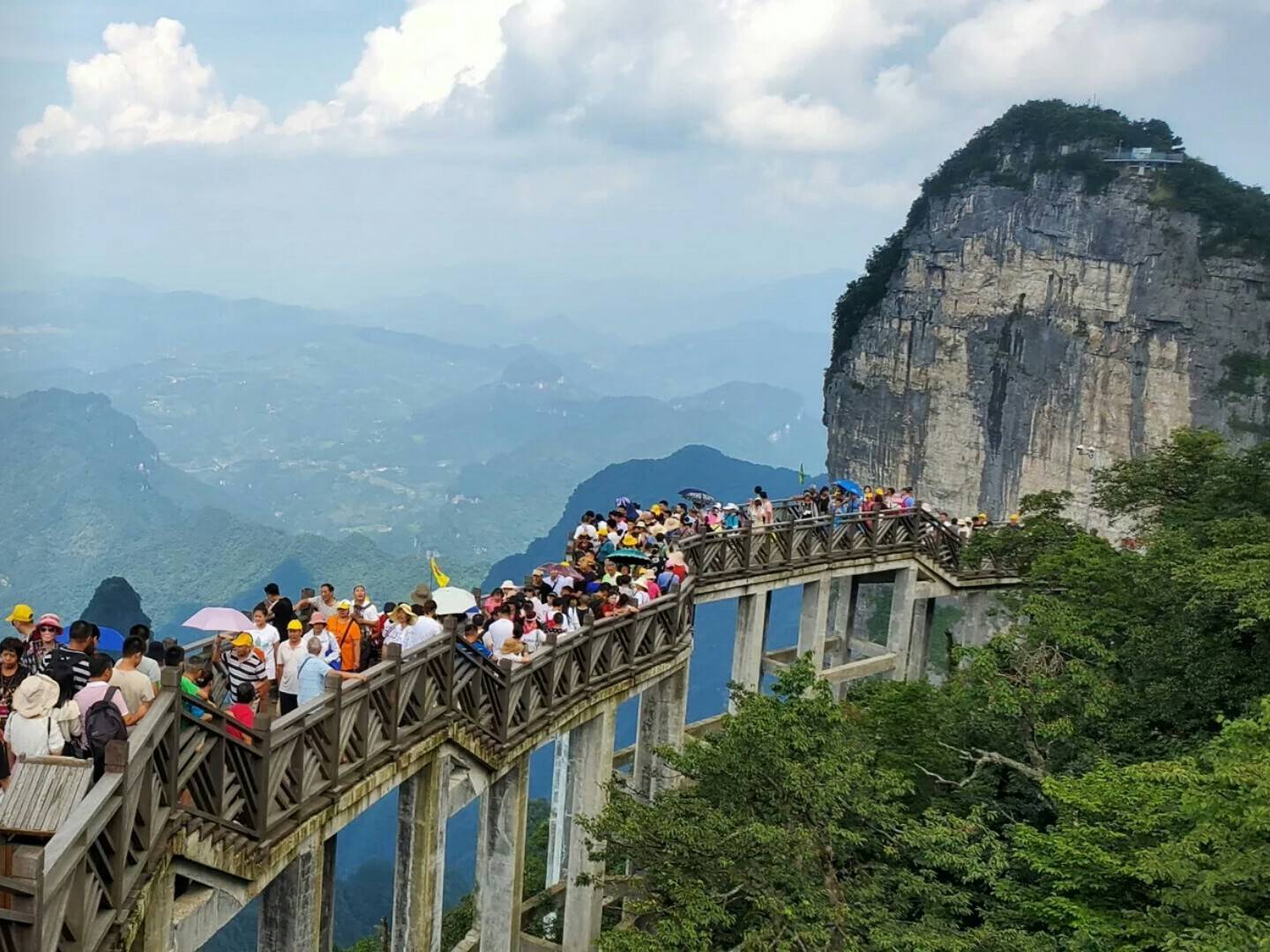 湖南天门山旅游攻略世界上的空中花园不来一次太遗憾了