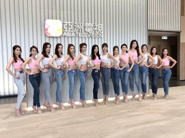 原创亚洲小姐选秀照出炉!14位女生合影让人眼花缭乱,细看却太普通