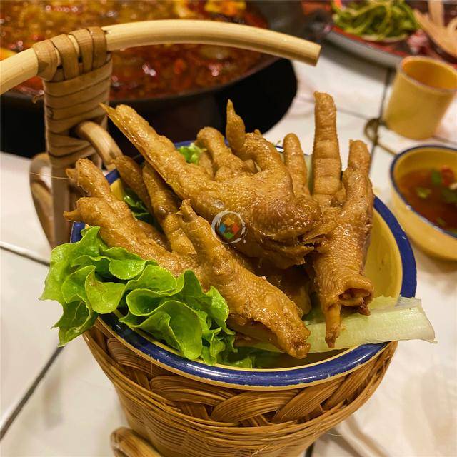 回不去的重庆“三拖幺”火锅,物价上涨,如今荤菜8元,素菜3元