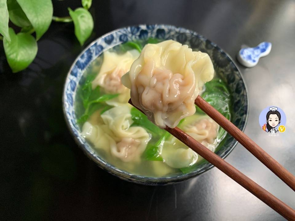 原创早餐"馄饨"这样做真简单,1分钟至少能包60个,皮薄馅大特别香