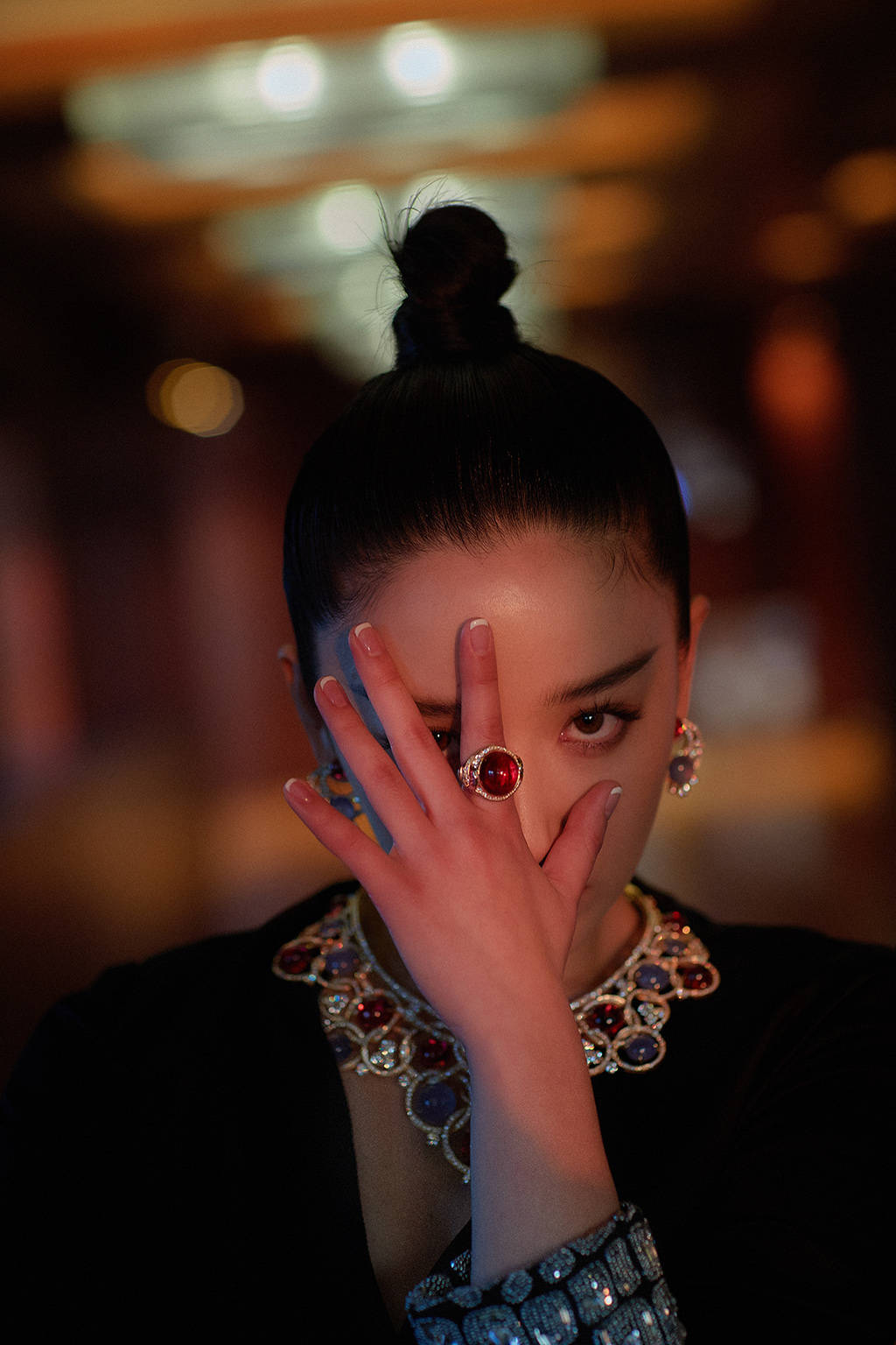 钟楚曦|宁静、娜扎、钟楚曦盛装出席时尚活动，唐艺昕产后首亮相暴露身材