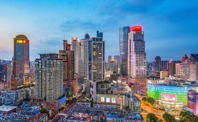 中国的经济总量名列前茅_中国地图(2)