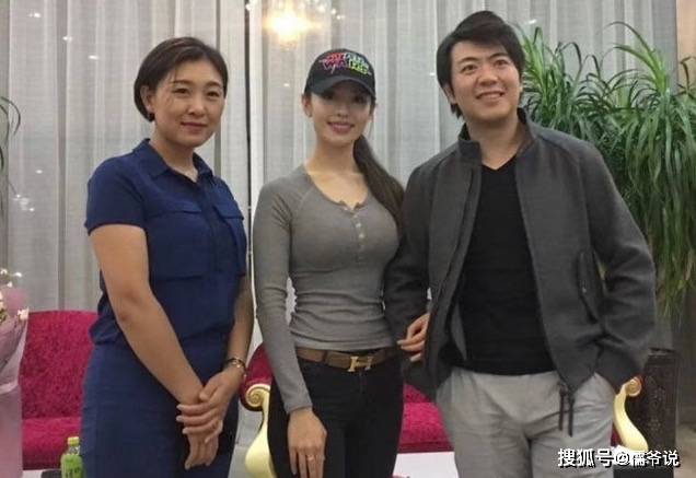 郎朗高调官宣吉娜怀孕，她的巴掌腰或将消失不
