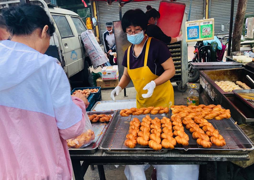 原创寻找早市灵魂看过东北街边摊这些美食还敢说你能淡定不流口水