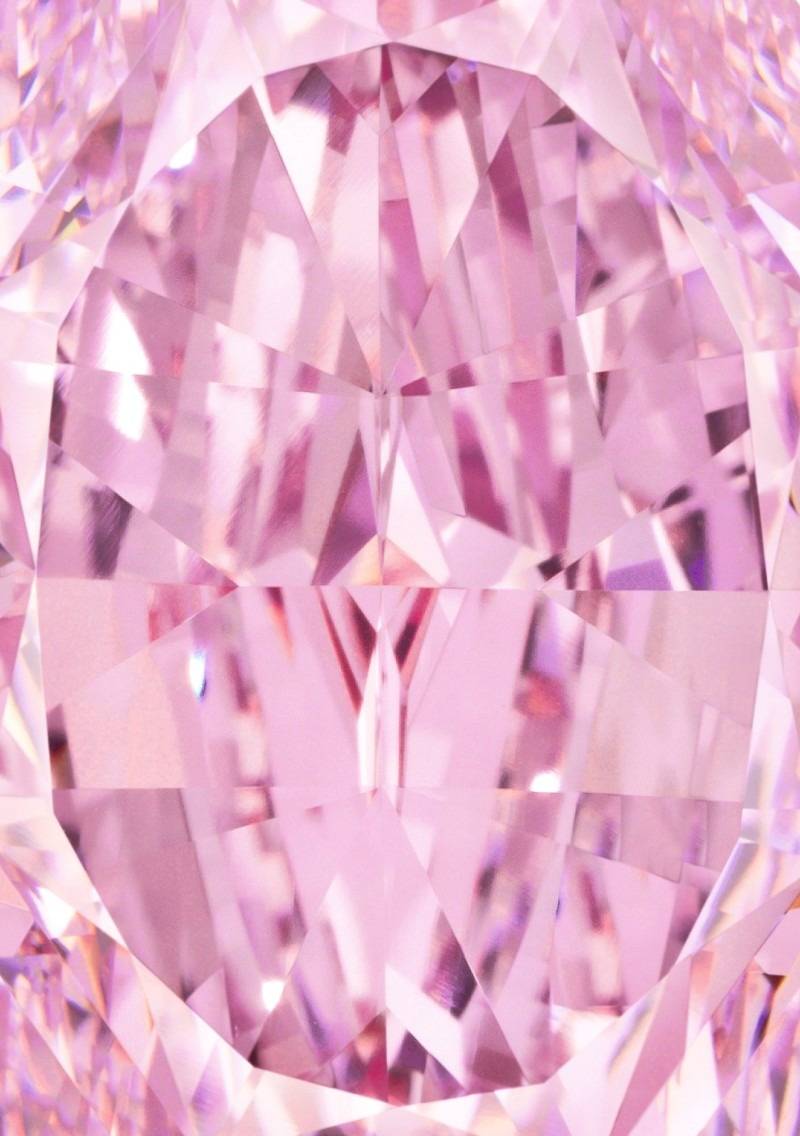 最大紫粉钻石拍出天价,你知道世界最大的钻石矿是在哪里吗?