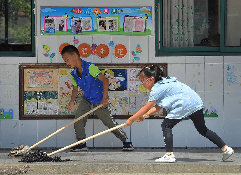 家长没参加小学大扫除被面谈，如此学校老师不