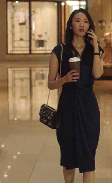 气质穿搭女高级感图片 e114599806114bb484646bb47e655cb2.jpeg