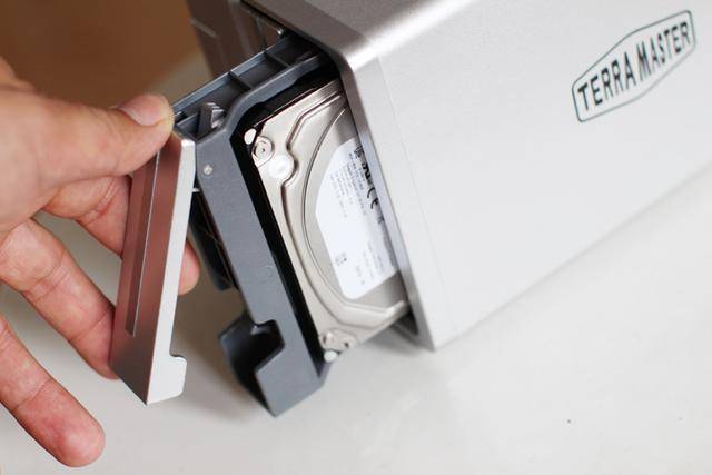 姐姐|NAS怎么玩？除了存放小姐姐，它竟然还有这些功能