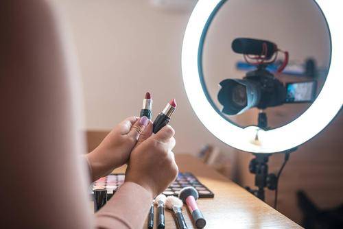 京东双十一“争主场”,押宝直播带货,想要跳