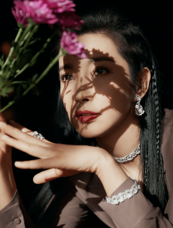 袁冰妍|李冰冰教你穿衣，袁冰妍喂你吃冰激凌…神仙般的日子不过如此！