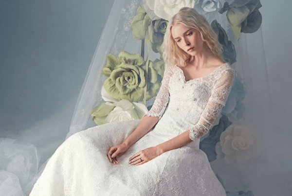 色彩|服装色彩搭配,怎么穿才能优美典雅?