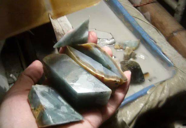 加工过程产生的边角料 63de7b879aa54d9783adcb3763a485cf.jpeg