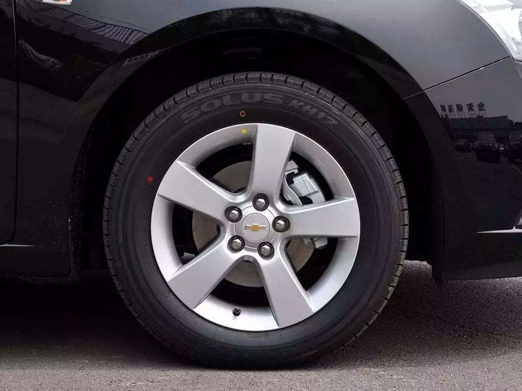 车轮到底是薄轮胎好还是厚轮胎好？一次讲到你懂，早知道不吃亏