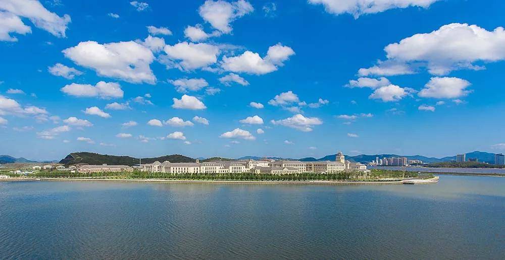 校区|在学校就可以看海!哪所是你最爱?12所高颜值海边大学