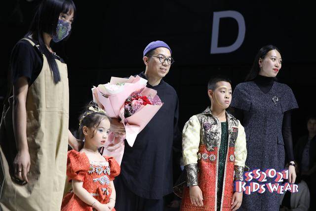 时尚|科技与时尚相融合——FUNNY DREAM高定礼服童装秀