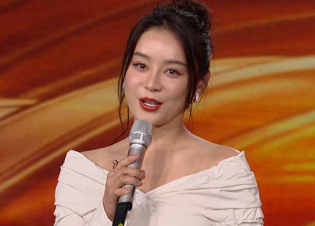 金鹰节|金鹰节开幕魔鬼打灯又来了！宋威龙满脸痘印，张萌脸部肿胀