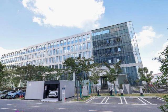 调整|吐槽蔚来每月六次的终身免费电？先干好自己的事吧