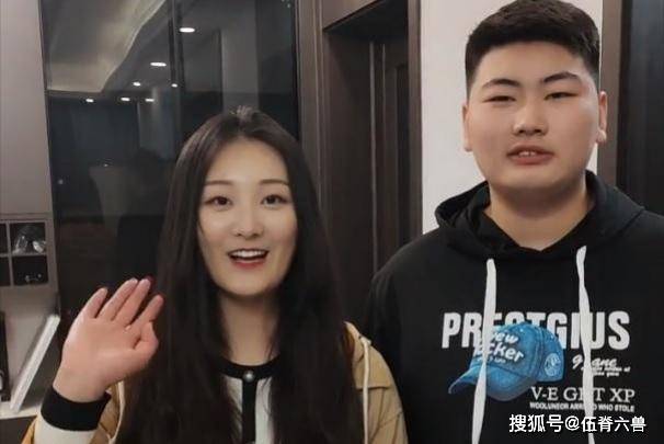 结婚不是为了钱！大衣哥儿媳回应质疑，却被指