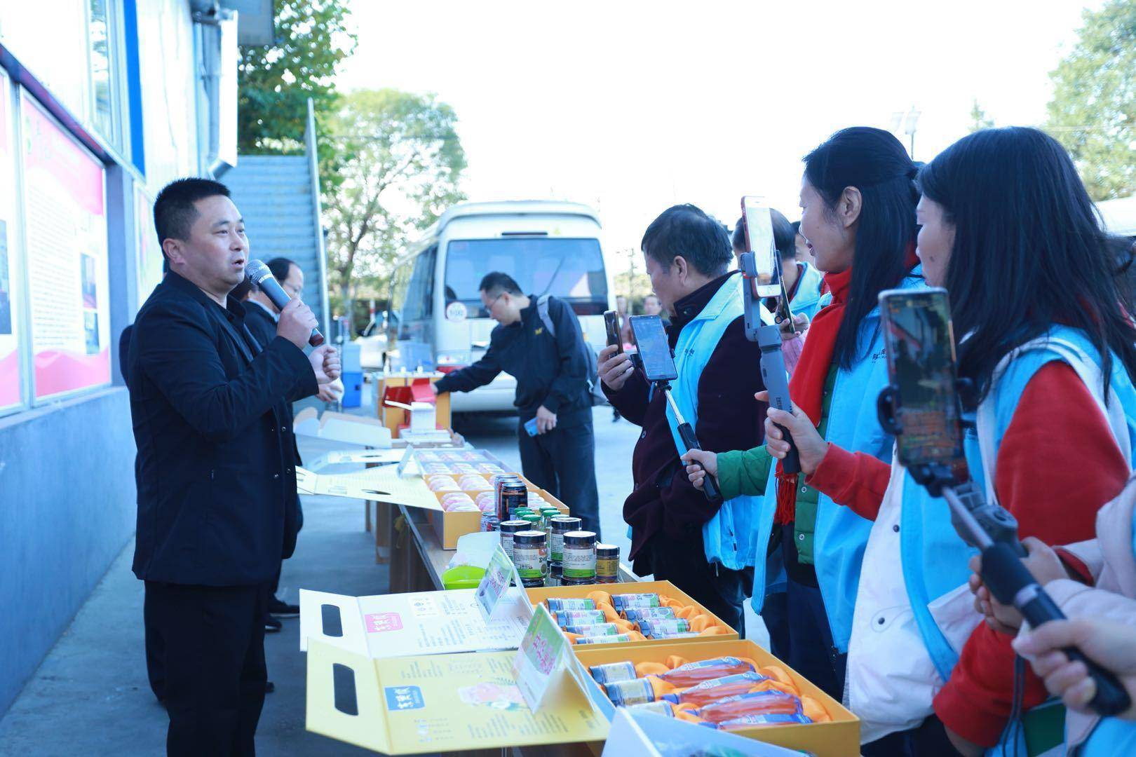 陕西果业|消费扶贫e起来 黄陵果业转型升级 跨出国门 走向国际市场