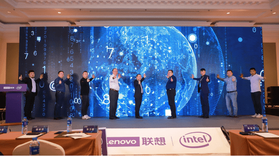 教育|AI驱动未来智慧教学 联想智慧中国行智慧教育论坛赤峰启航