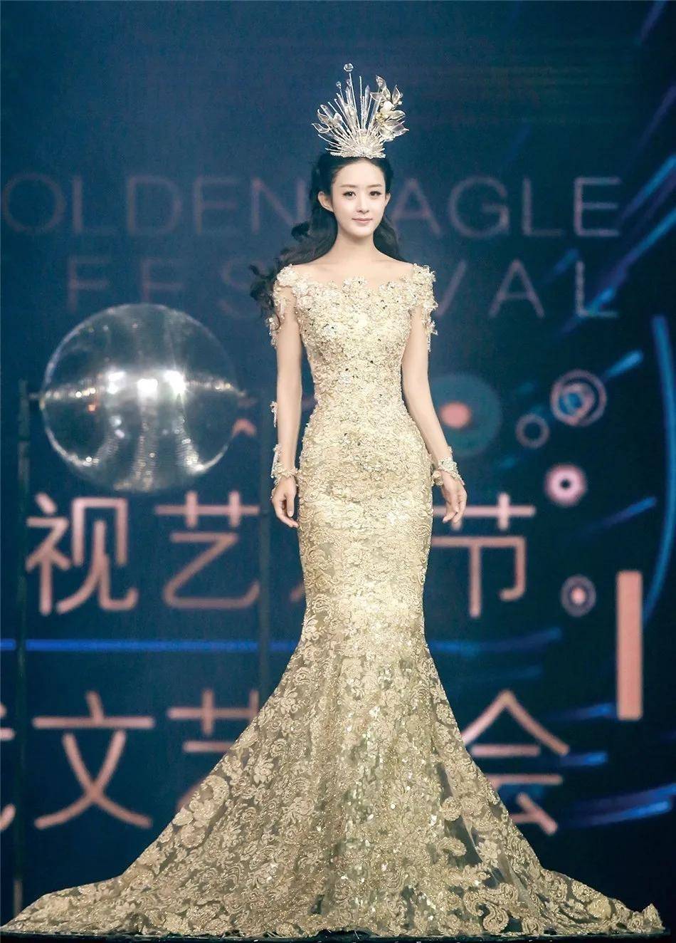 嫦娥|同样演仙女,神颜热巴被全网吐槽,她却成为美到上天的白月光?