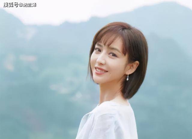 佟丽娅晒母子睡前聊天视频,被儿子吐槽“妈你都瘦成啥样了?”