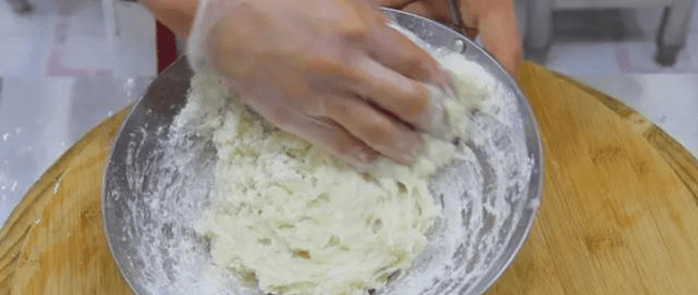 怎么做山药肉丸子肉不柴 e21555c2af3d4915bbc65767b6ca6125.png