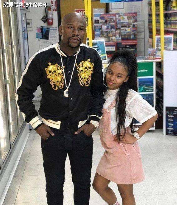 近照|梅威瑟大女儿近照,1米48当模特,多亏了拳王父亲的财力支持