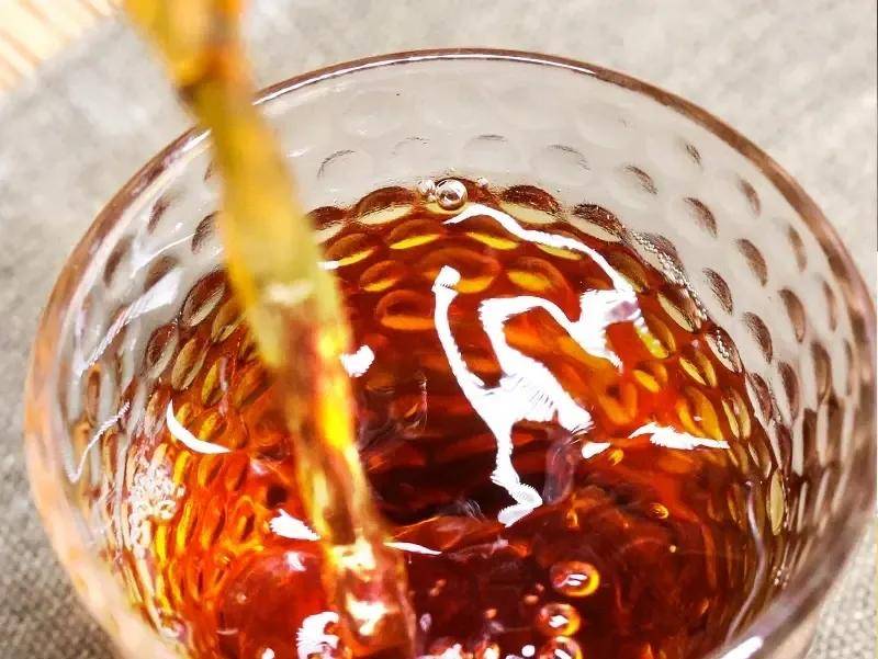 白茶|你喝到过粘稠感么?在老白茶的茶汤里