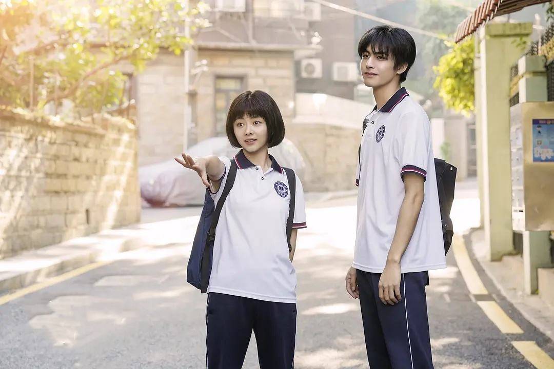 豆沙|让谭松韵惊艳四座的秋日妆容，原来你也能拥有，尤其这3款最时髦