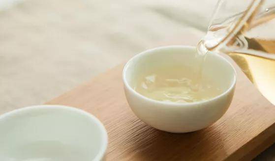 白茶|你喝到过粘稠感么?在老白茶的茶汤里