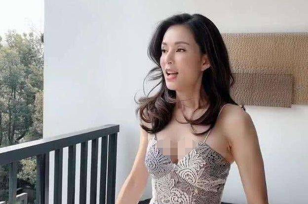 李若彤真人长啥样?路人镜头下的她 网友:也就一普通人