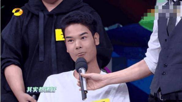 原创将自己包装得像明星,浓眉高发际线的小吴,后来怎么样了?