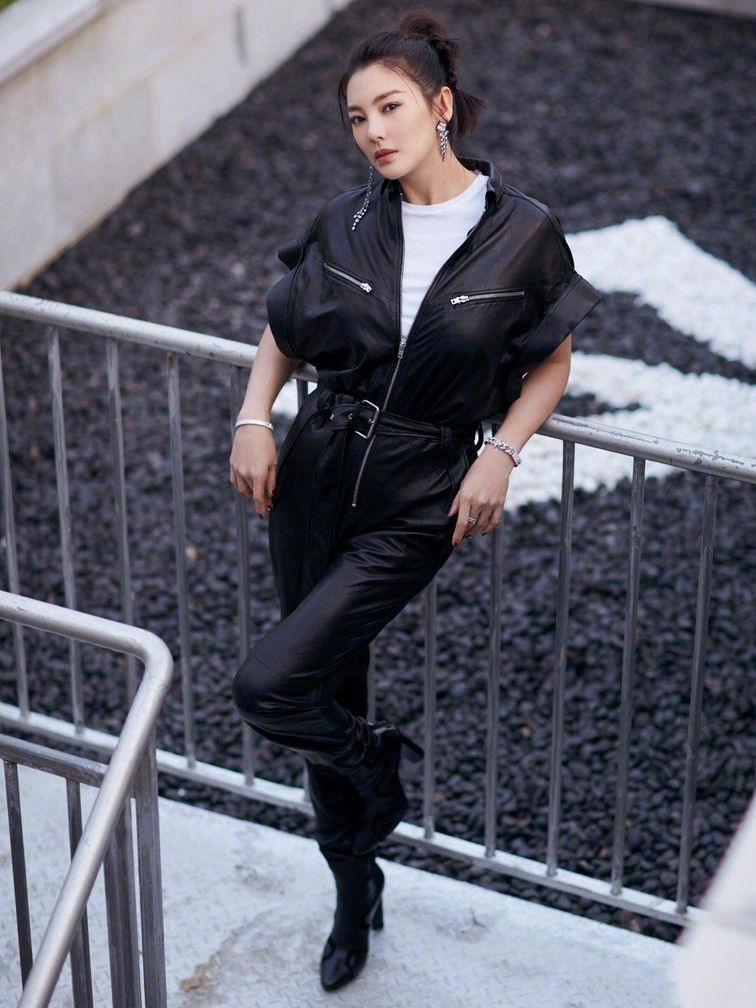 张玉琪|可盐可甜张雨绮，霸气起来却让人hold不住，珠宝首饰帮了大忙