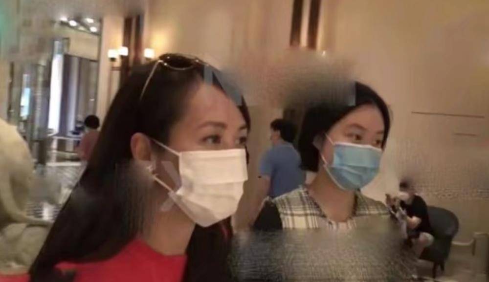 刘秀盈18岁生日大刘未现身,传闻已被踢出家族基金,提大刘很无奈