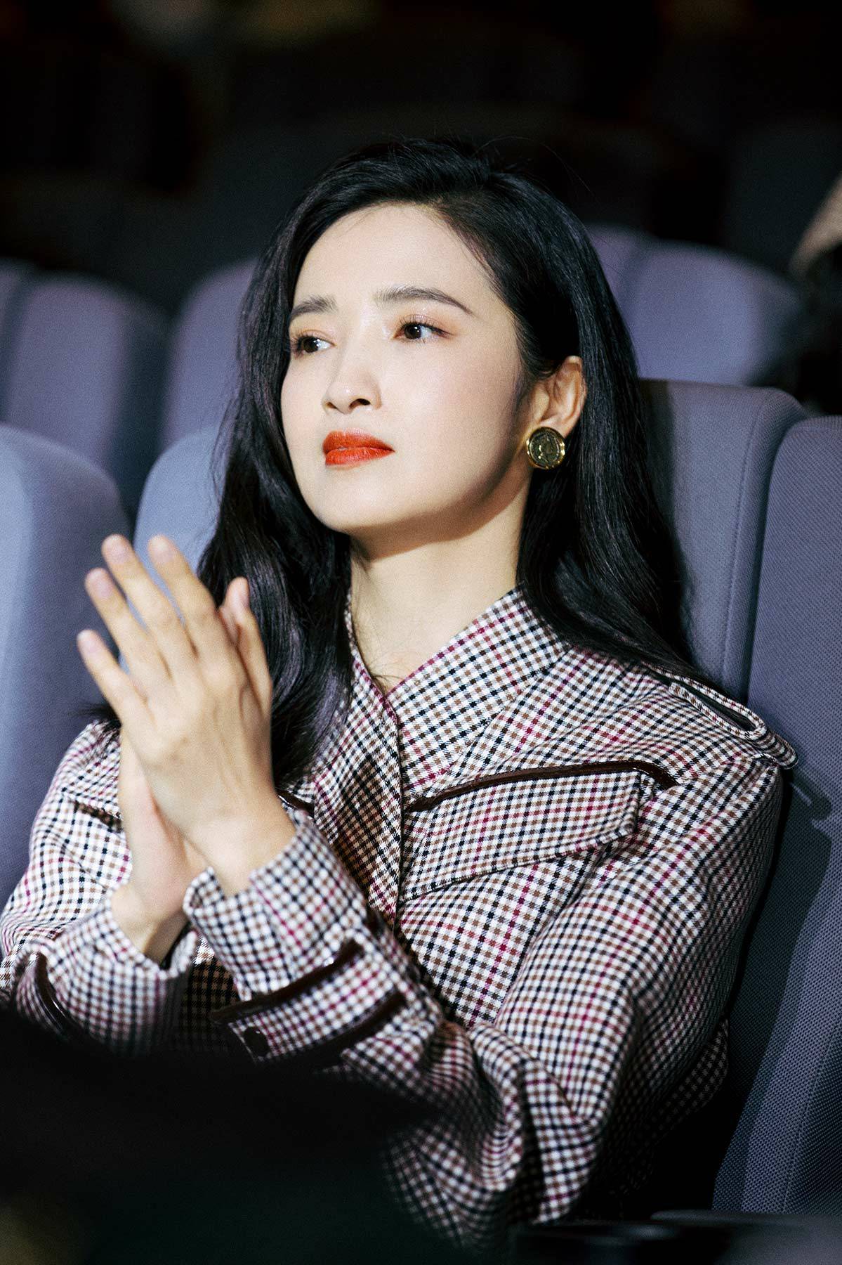 《汉南夏日》平遥授誉 龚蓓苾分饰两角演技获赞