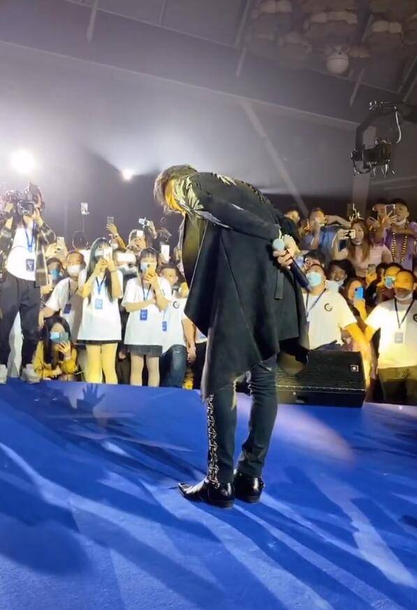 汪峰商演被吐槽耍大牌真相，主持人素质低，现