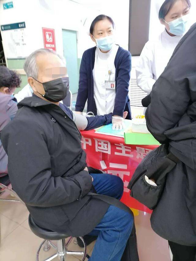 &quot|太原市中心医院内分泌科府城二病区“世界骨质疏松日＂义诊活动