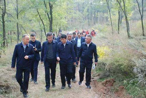 山西省农业农村厅厅长鞠振带队在临汾市参加种质资源普查与收集行动