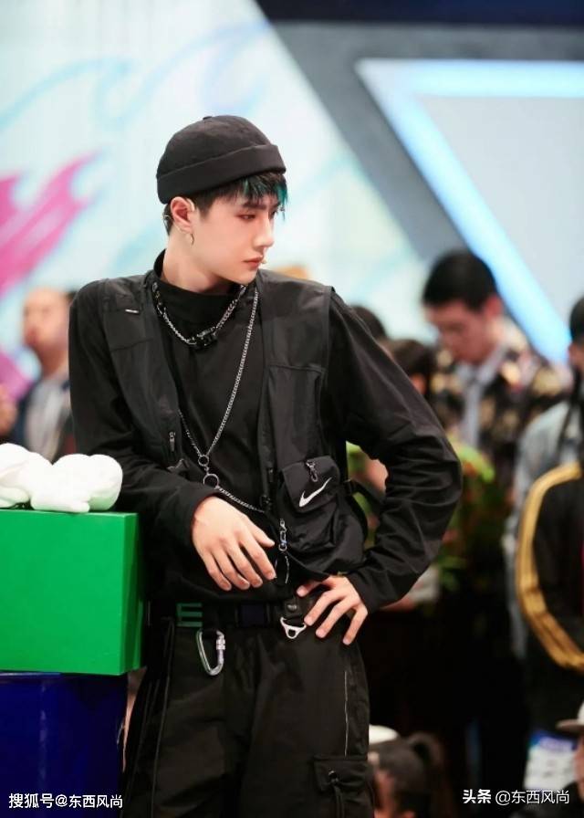 层次感|叠戴项链，既增加了层次感，又显得脖子线条更加修长