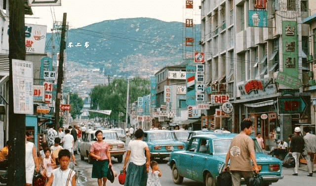 原创彩色老照片:直击上世纪60年代的韩国,经济腾飞之时的繁华