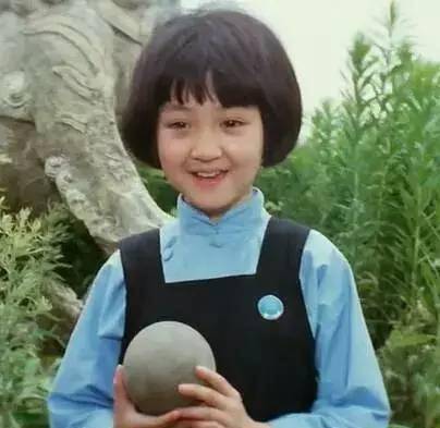 1983年,《城南旧事》在上海电影制片厂拍摄,沈洁在这部影片中饰演一位
