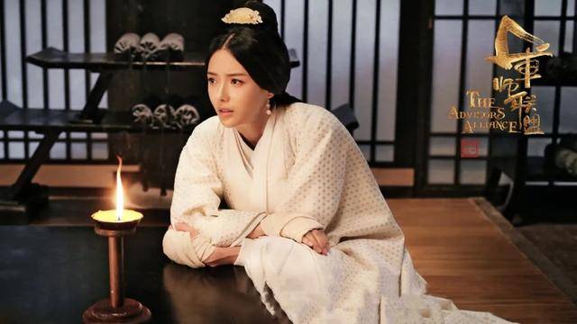 角色|原创金瀚官宣恋爱关系，张芷溪是谁？不但是学霸还是剧抛脸