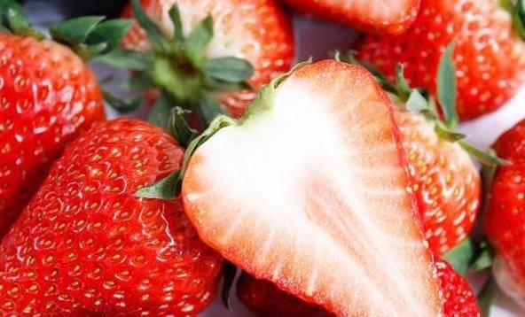 如何挑选优质牛奶草莓 9afb4f0511ee441eb72d4df52cfc4552.jpeg