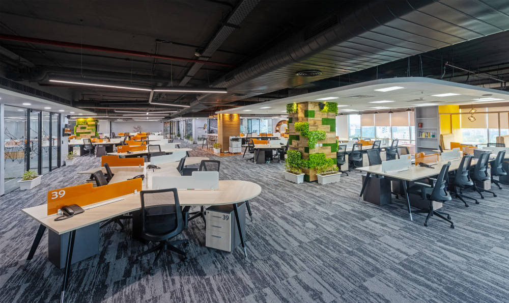 
「办公楼设计」充满活力的软件工程公司办公室装修效果图“火狐