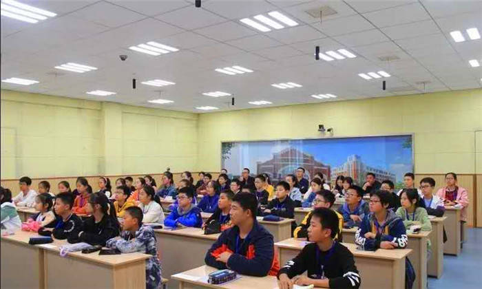 实验|海安城南实验中学举行优秀班会课评比活动